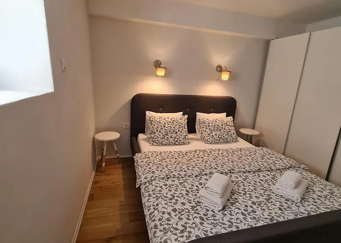 Max's Downtown Oasis Apartment *