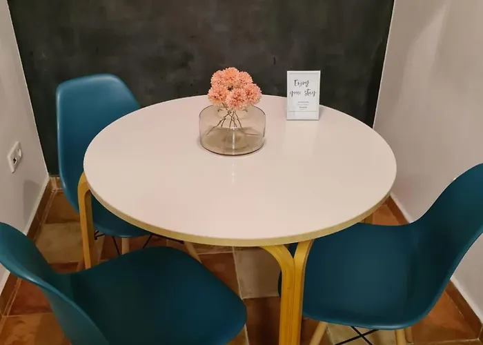 Apartment Max's Downtown Oasis *