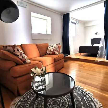 Max's Downtown Oasis زادار